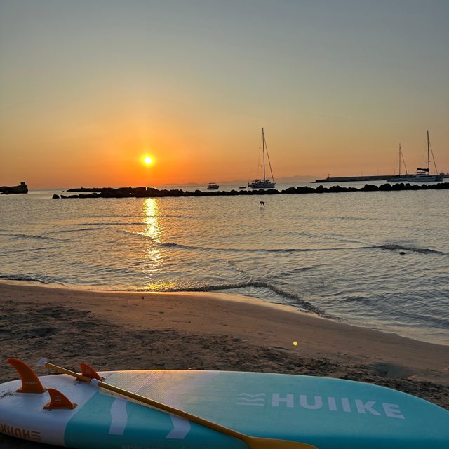 SUP al tramonto sulla spiaggia dei Gradoni